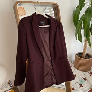Le Château Women's Burgundy Blazer
